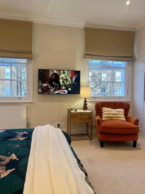 Flat In The Heart Of Holland Park Apartment London Exterior photo
